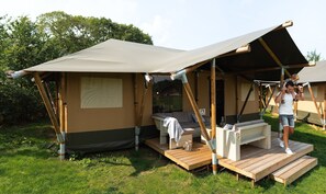 Property grounds - Striking Tent Lodge with Porch near Veluwe (Voorthuizen)