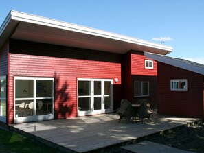 Exterior - 8 Person Holiday Home in Gudhjem (Gudhjem)