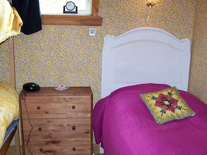 1 bedroom, individually furnished - 5 Person Holiday Home in Klövedal (Klovedal)