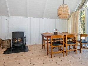 Ferienhaus | Eigene Küche | Kühlschrank, Mikrowelle, Herdplatte, Geschirrspüler