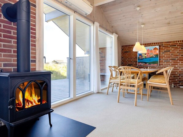 House | Dining