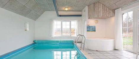 House | Pool
