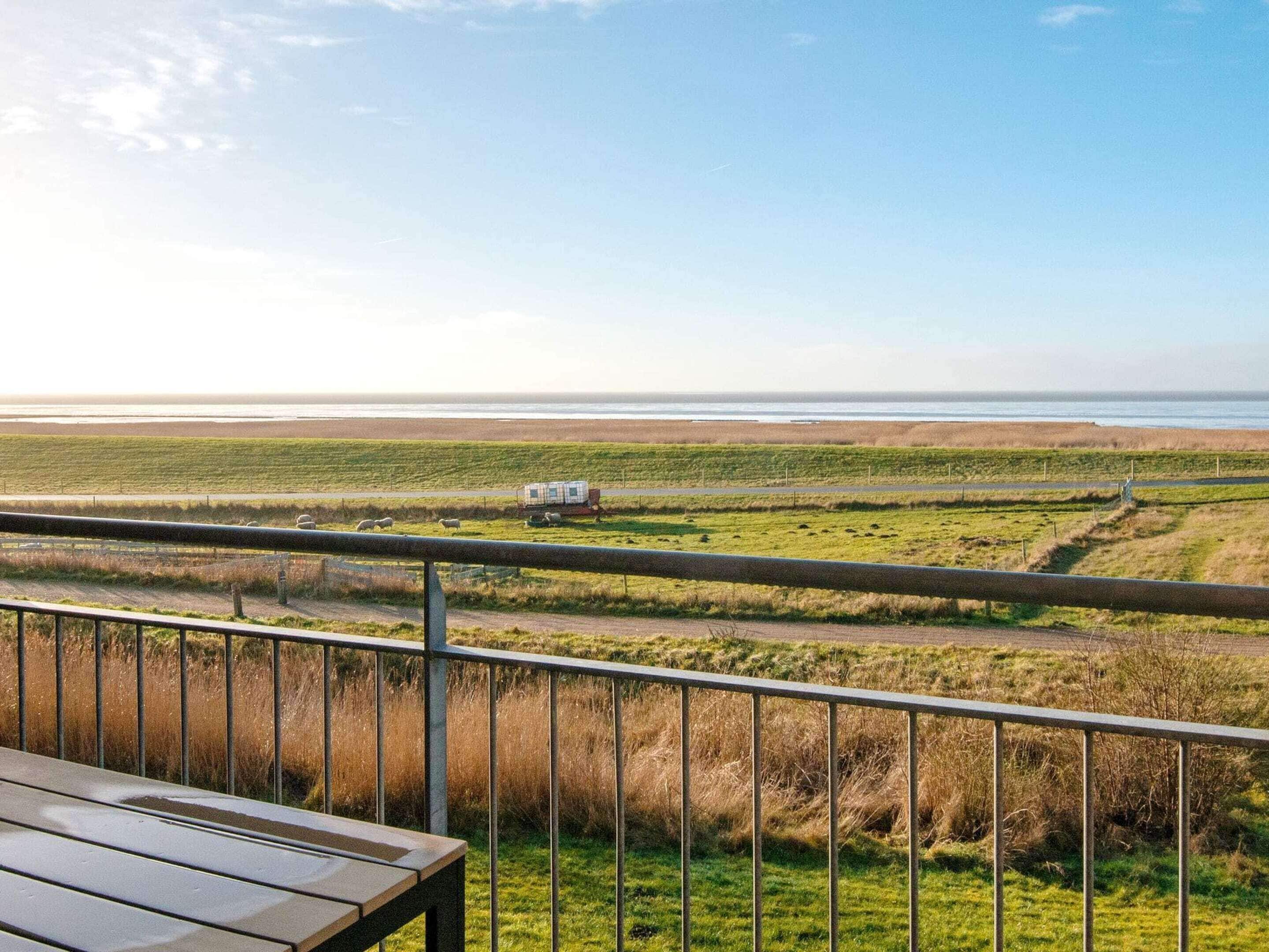 House | Water view