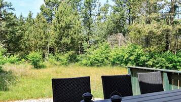 House | Outdoor dining