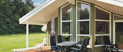 House | Outdoor dining