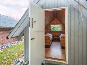 House | 4 bedrooms - 10 Person Holiday Home in Glesborg-by Traum (Glesborg)