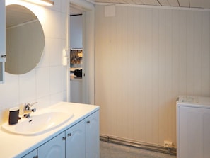 Bathtub - 3 Person Holiday Home in Hamarøy (Hamaroy)