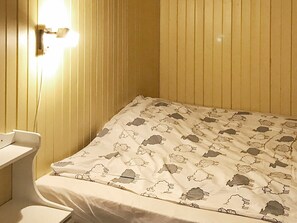 1 bedroom, individually furnished - 3 Person Holiday Home in Hamarøy (Hamaroy)