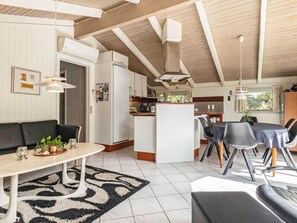 House | Dining - 6 Person Holiday Home in Vejers Strand (Vejers Strand)