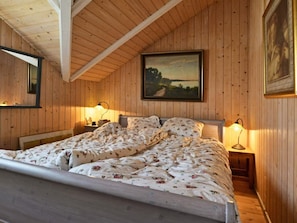 4 bedrooms, individually furnished, bed sheets