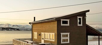 6 Person Holiday Home in Nord-lenangen