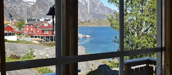 3 Person Holiday Home in Henningsvaer-by Traum