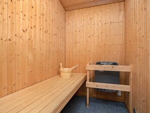 Sauna - Modern Holiday Home With Whirlpool in Væggerløse (Vaeggerlose)
