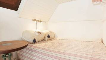House | 1 bedroom, cots/infant beds