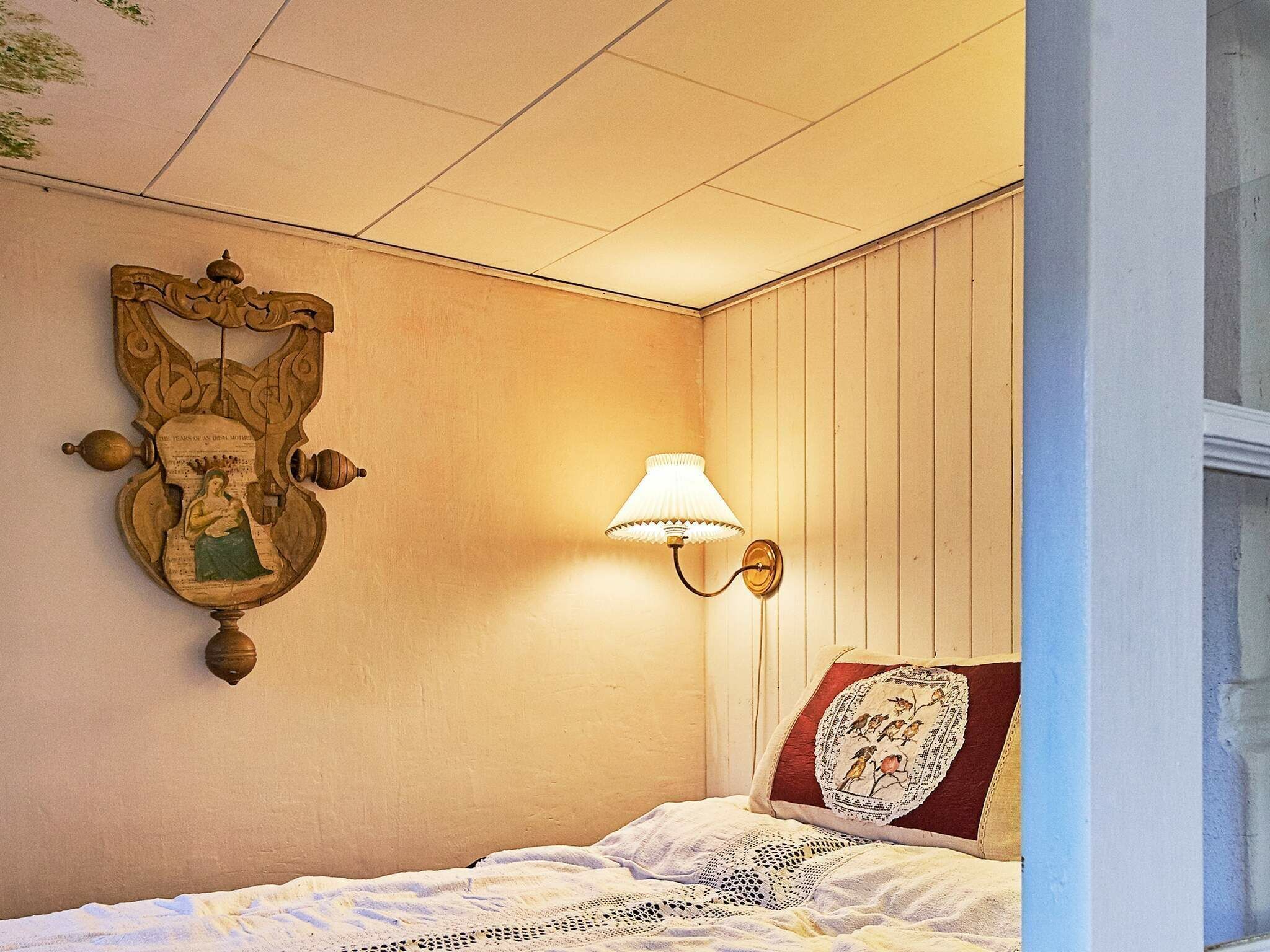 1 bedroom, cribs/infant beds