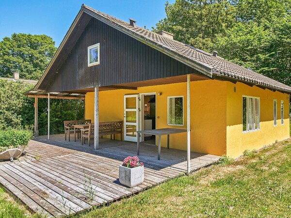 6 Person Holiday Home In Aakirkeby - Bornholm