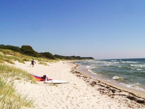 House | Beach - 6 Person Holiday Home in Aakirkeby-by Traum (Akirkeby)