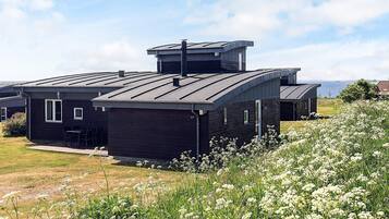 House | Pemandangan air