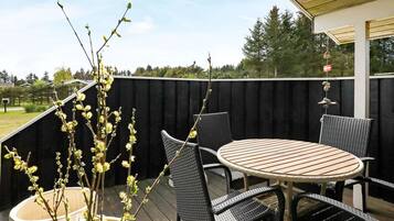 House | Outdoor dining