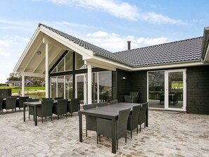 House | Bahagian luar
