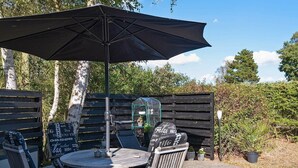 Exterior - Stunning Lakeside Holiday Home in Skanderborg (Skanderborg)