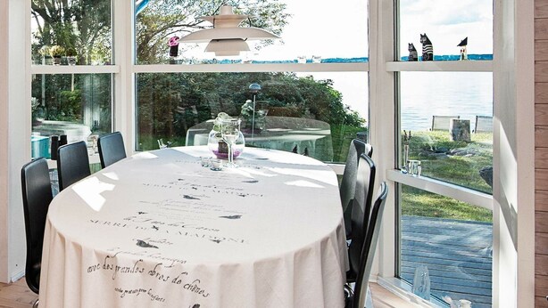 Balcony - Stunning Lakeside Holiday Home in Skanderborg (Skanderborg)