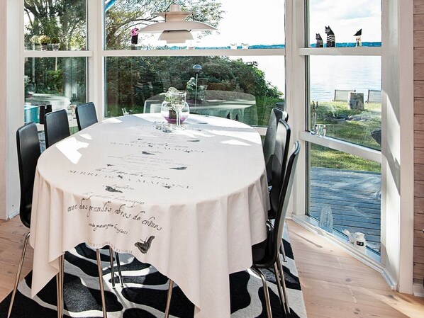Balcony - Stunning Lakeside Holiday Home in Skanderborg (Skanderborg)