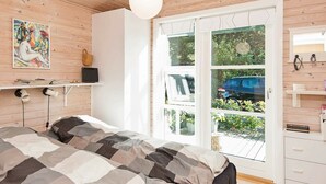 1 bedroom, cots/infant beds - Stunning Lakeside Holiday Home in Skanderborg (Skanderborg)
