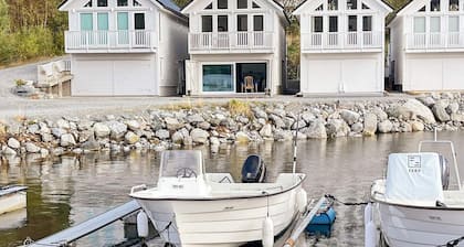 10 Person Holiday Home in Brattvag