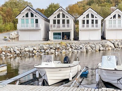5 Star Holiday Home in Brattvag