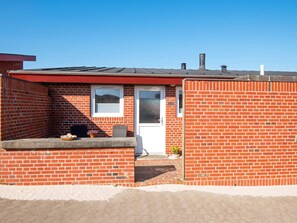 Exterior - Beautiful Holiday Home in Henne Near Sea (Henne)
