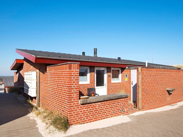 House | Exterior - Beautiful Holiday Home in Henne Near Sea (Henne)