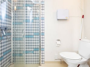 Bathroom - Luxurious Apartment in Vejers Strand for 6 People (Vejers Strand)