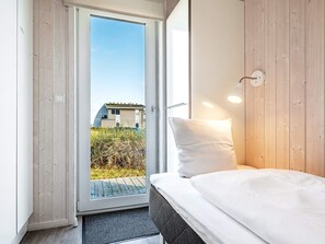 2 bedrooms, bed sheets