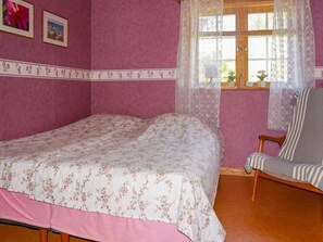 2 Schlafzimmer, individuell eingerichtet
