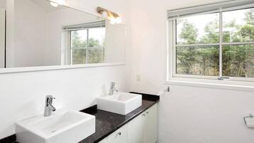 House | Bathroom