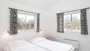 House | 4 bedrooms, bed sheets