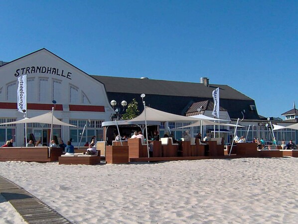 House | Outdoor dining