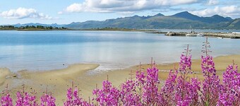 6 Person Holiday Home in Hennes