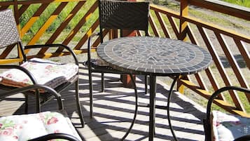 House | Outdoor dining