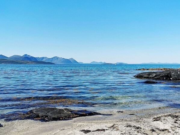 House | Beach | Beach nearby, fishing - 6 Person Holiday Home in Vevelstad-by Traum (Vevelstad)