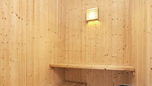 Sauna - Charming Holiday Home in Jægerspris With Sauna (Jægerspris)