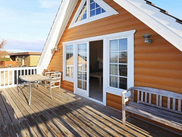 House | Outdoor dining