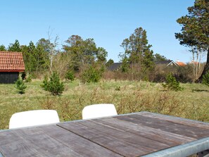 Outdoor dining - 5 Person Holiday Home in Blavand (Blavand)