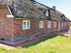Exterior - 5 Person Holiday Home in Blavand (Blavand)