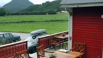 House | Outdoor dining