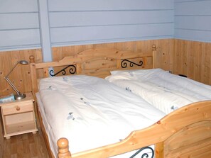 House | 4 bilik tidur, dilengkapkan perabot secara berasingan