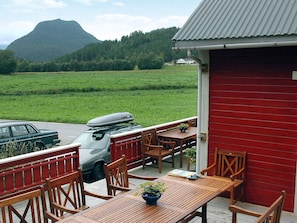 House | Outdoor dining