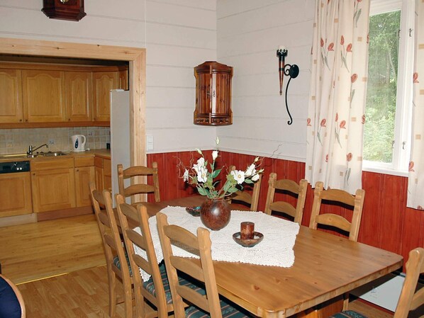 Dining - Holiday Home in Isfjorden (Rauma)