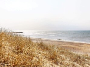 Beach - 6 Person Holiday Home in Lemvig (Lemvig)